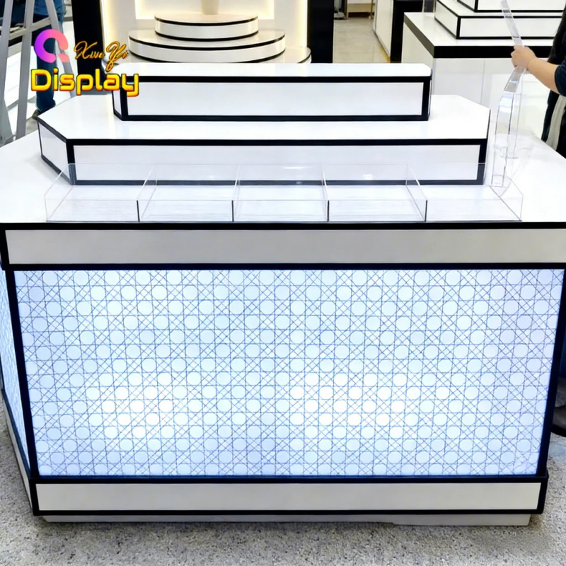 custom.Custom Modern Luxury LE – Perfume In Fragrance Shop recenzja i cena